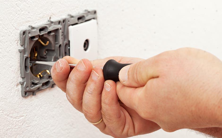 recherche travail électricien bâtiment Menucourt